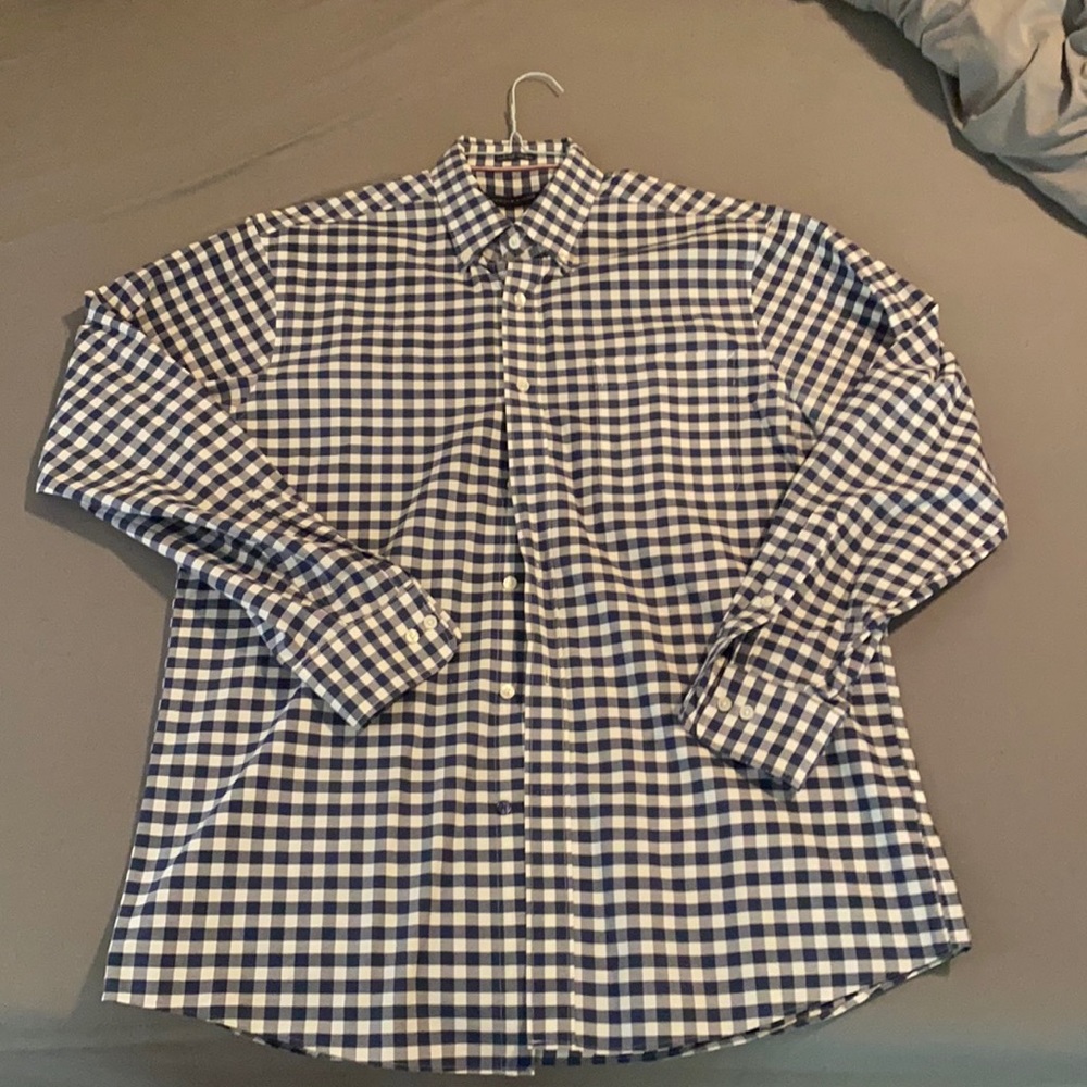 Men’s Tommy Hilfiger dress shirt